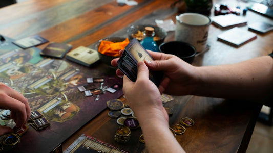Loot the World #3: Perfect vs. Hidden Misinformation in Board Games